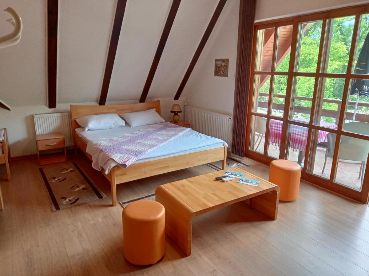 ホテル Prenociste/Restoran Lovac Bihać エクステリア 写真
