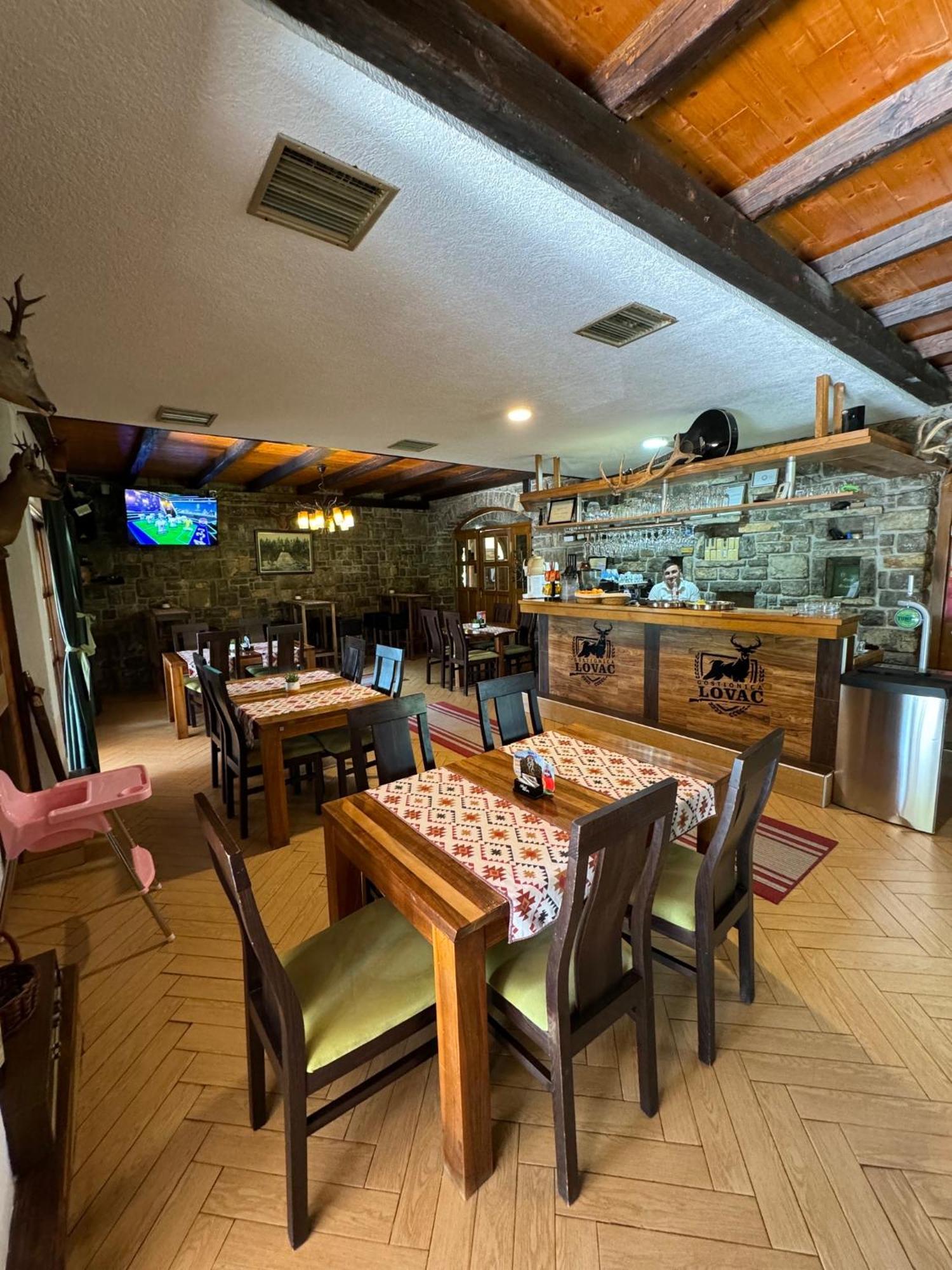 ホテル Prenociste/Restoran Lovac Bihać エクステリア 写真